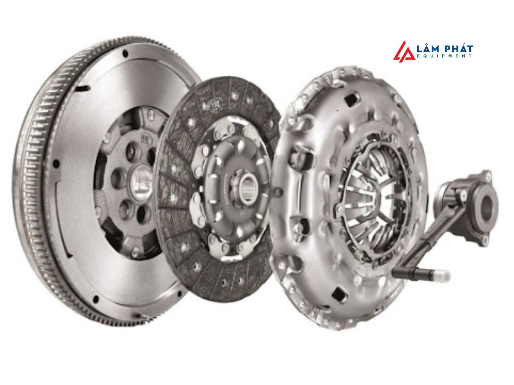 Cấu tạo cơ bản của bộ ly hợp ô tô gồm 3 phần chính: