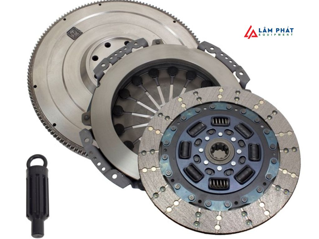 Yêu cầu kỹ thuật cơ bản của bộ ly hợp ô tô nhằm đảm bảo hiệu suất truyền động, độ bền và sự an toàn trong vận hành. Một bộ ly hợp đạt tiêu chuẩn cần hội tụ các yếu tố sau: