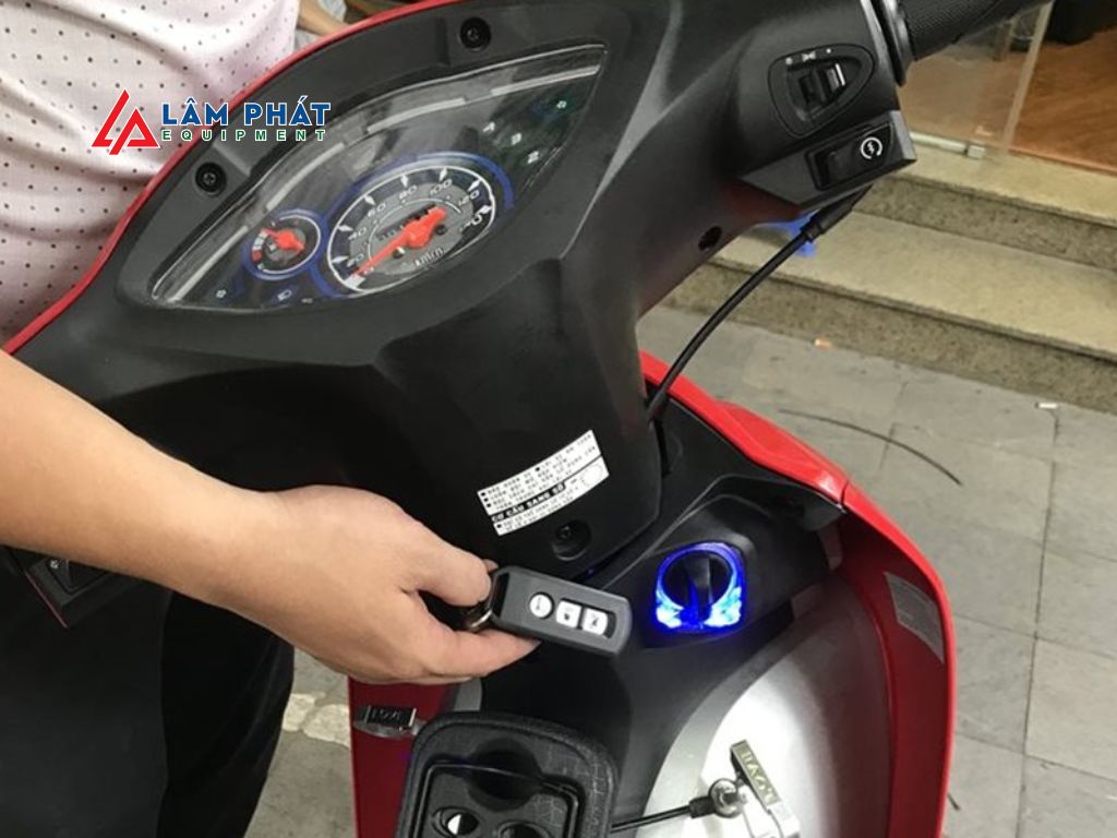 Các bước khóa cổ xe Wave đơn giản