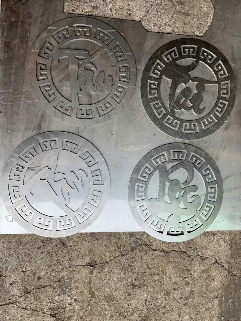 Cắt chữ sắt CNC