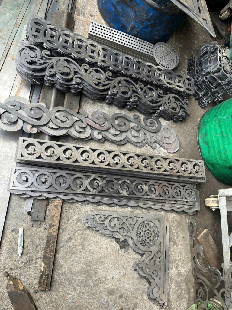 Hoa văn mái kính cnc