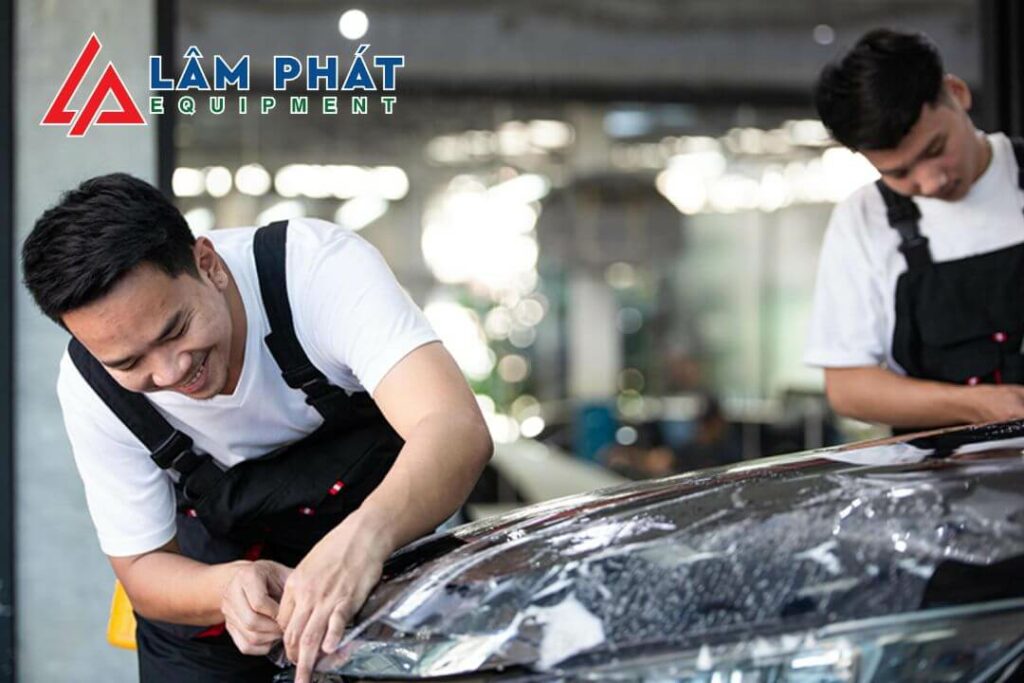 Học nghề rửa xe ô tô