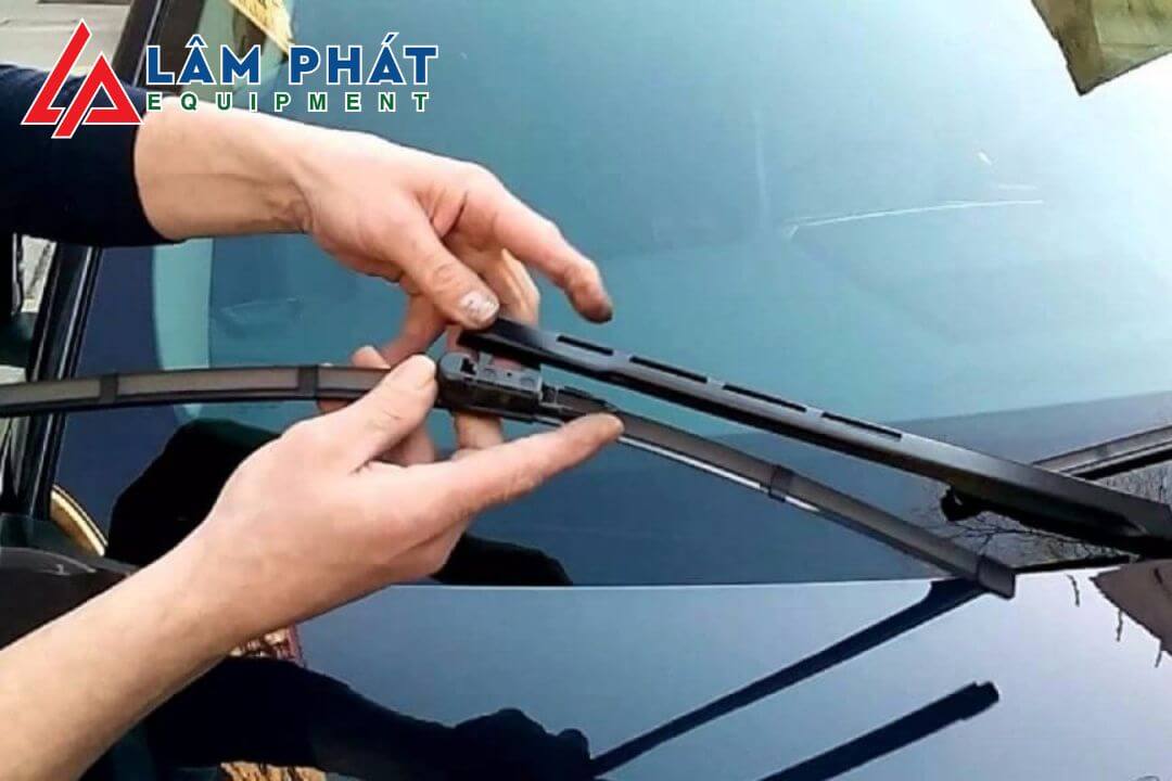 Thay cần gạt nước