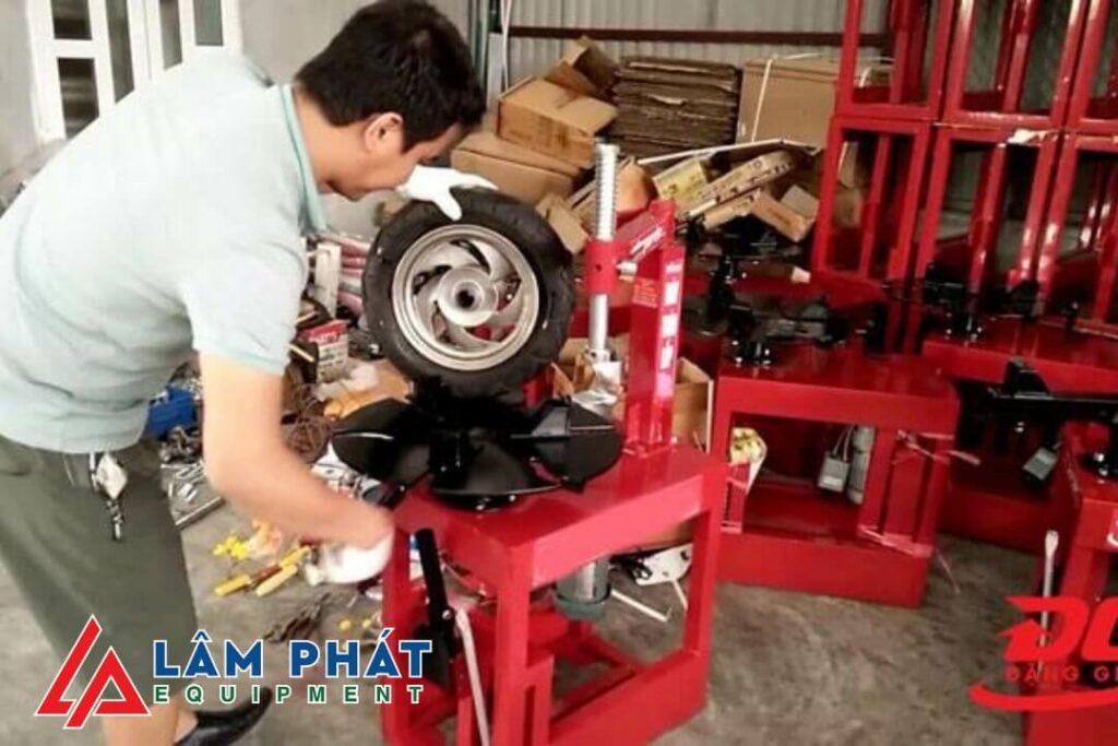 máy ra vào lốp tự chế