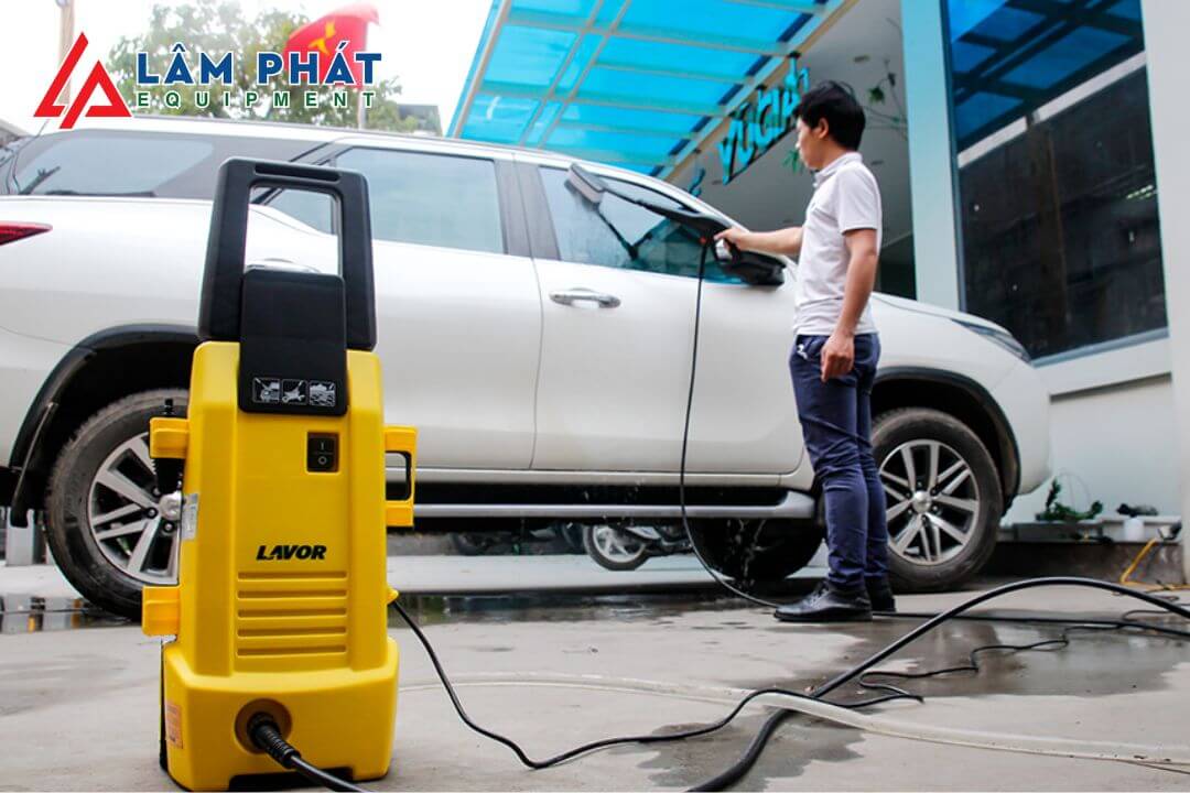 Máy rửa xe lavor
