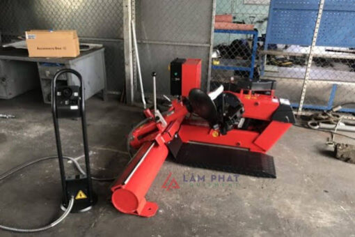 Đặc điểm Máy tháo vỏ xe tải lớn, máy ra vào lốp xe tải BRIGHT LC588S Liên doanh Ý