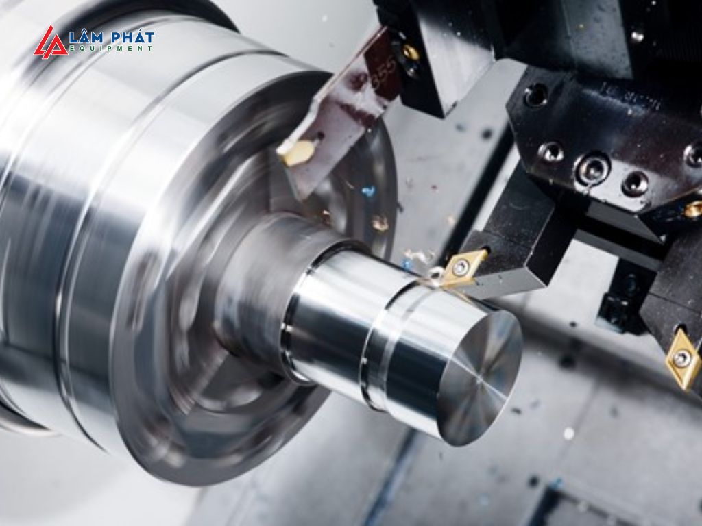 Máy tiện CNC 
