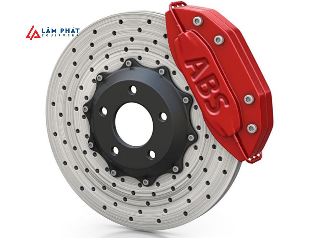 Phanh ABS là một bước tiến vượt bậc so với các hệ thống phanh truyền thống, đặc biệt trong các tình huống khẩn cấp hoặc điều kiện đường trơn trượt.