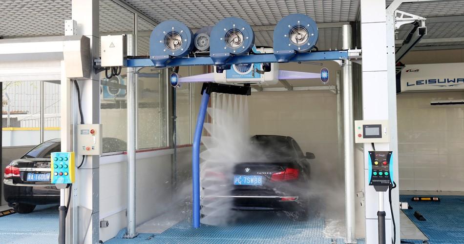 rửa xe tự động không chạm Lâm Phát