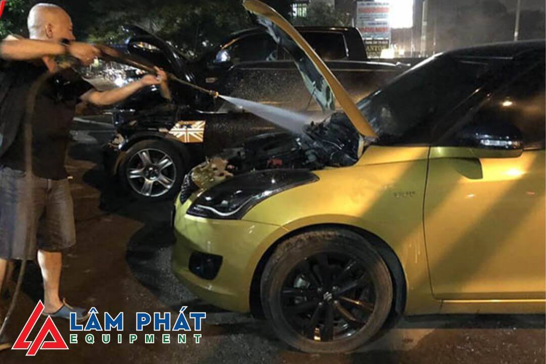 Giá dịch vụ rửa xe đêm