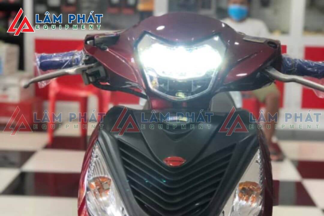 Thay bóng đèn xe vision giá bao nhiêu?
