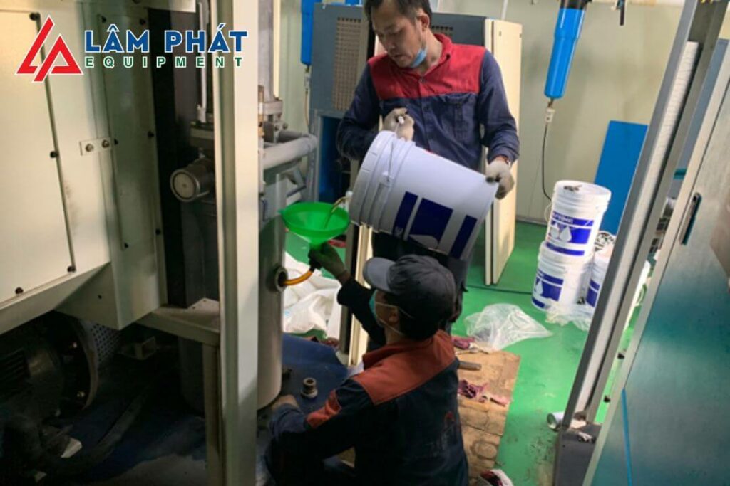 thay dầu máy nén khí trục vít