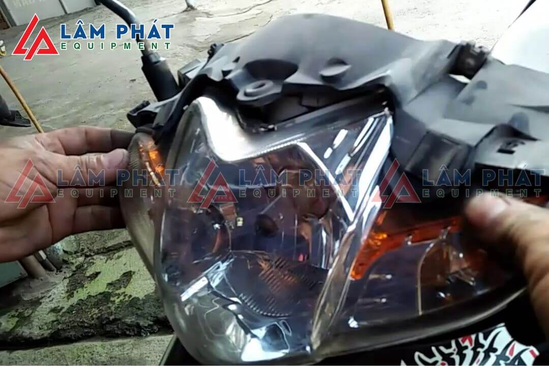 thay đèn xe máy hết bao nhiêu tiền