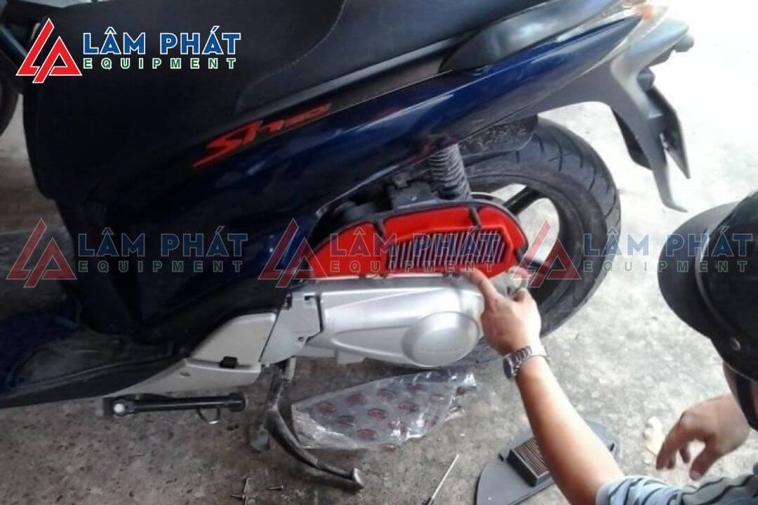 thay lọc gió xe máy hết bao nhiêu tiền