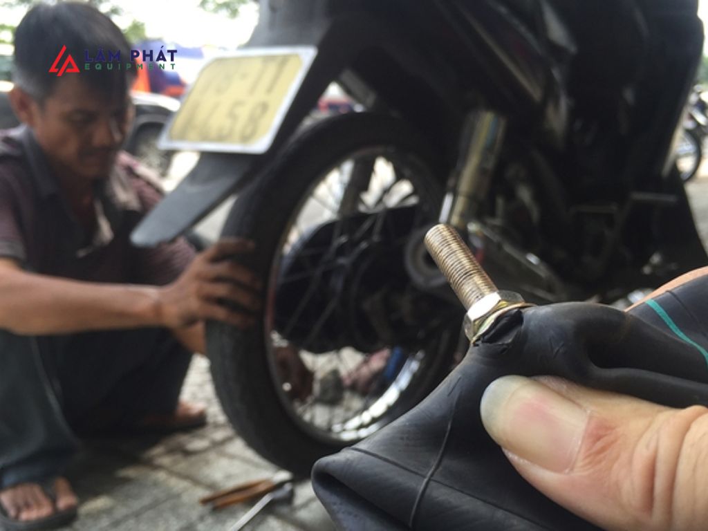 Thay ruôt xe máy bao nhiêu tiền? 