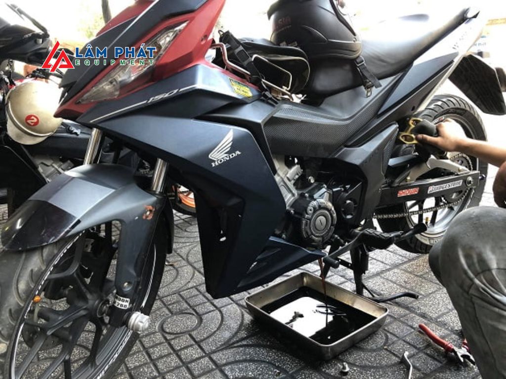 Tìm hiểu ngay nguyên nhân khiến đầu bò xe Winner kêu lạ và cách khắc phục triệt để trước khi quá muộn.