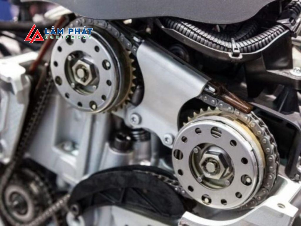 Thay xích cam để Winner không bị kêu đầu bò
