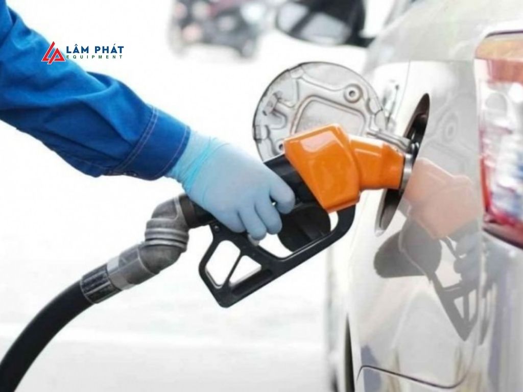 Bạn có thể dựa vào tỷ số nén để biết loại xăng phù hợp: