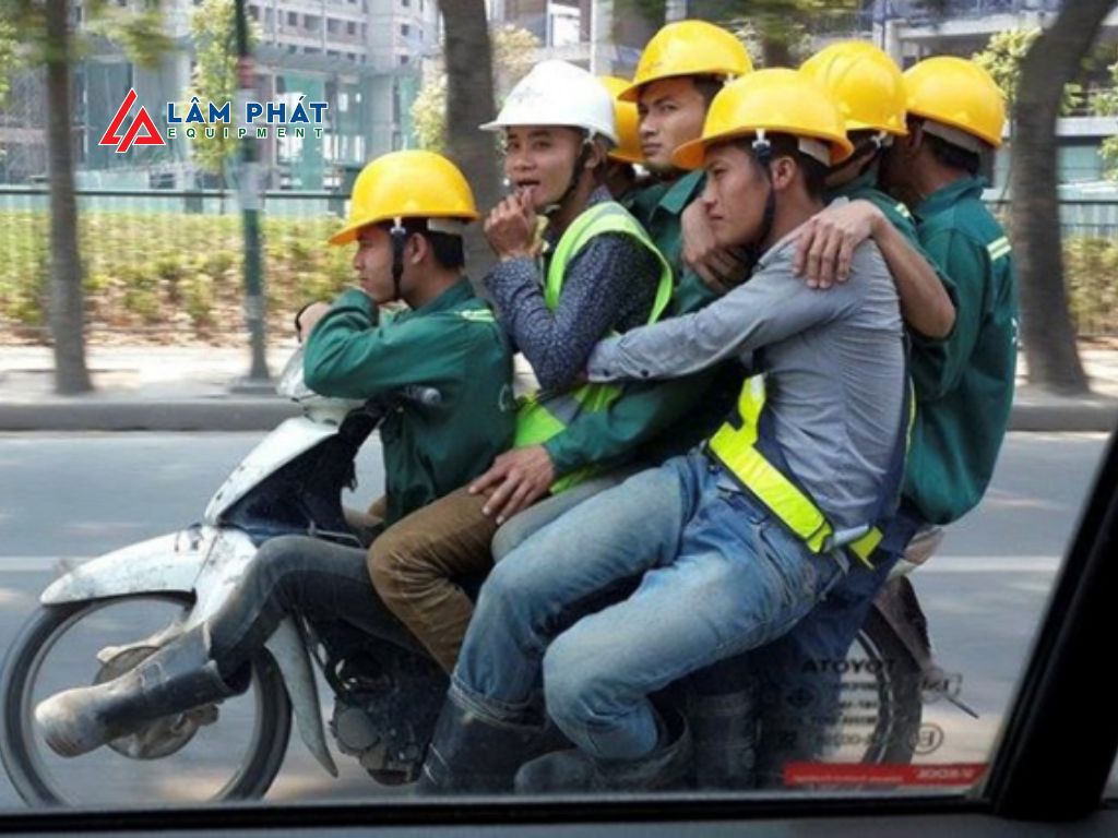 Xe chở nặng và cồng kềnh làm nặng đầu xe nên xe hay bị cong chảng ba