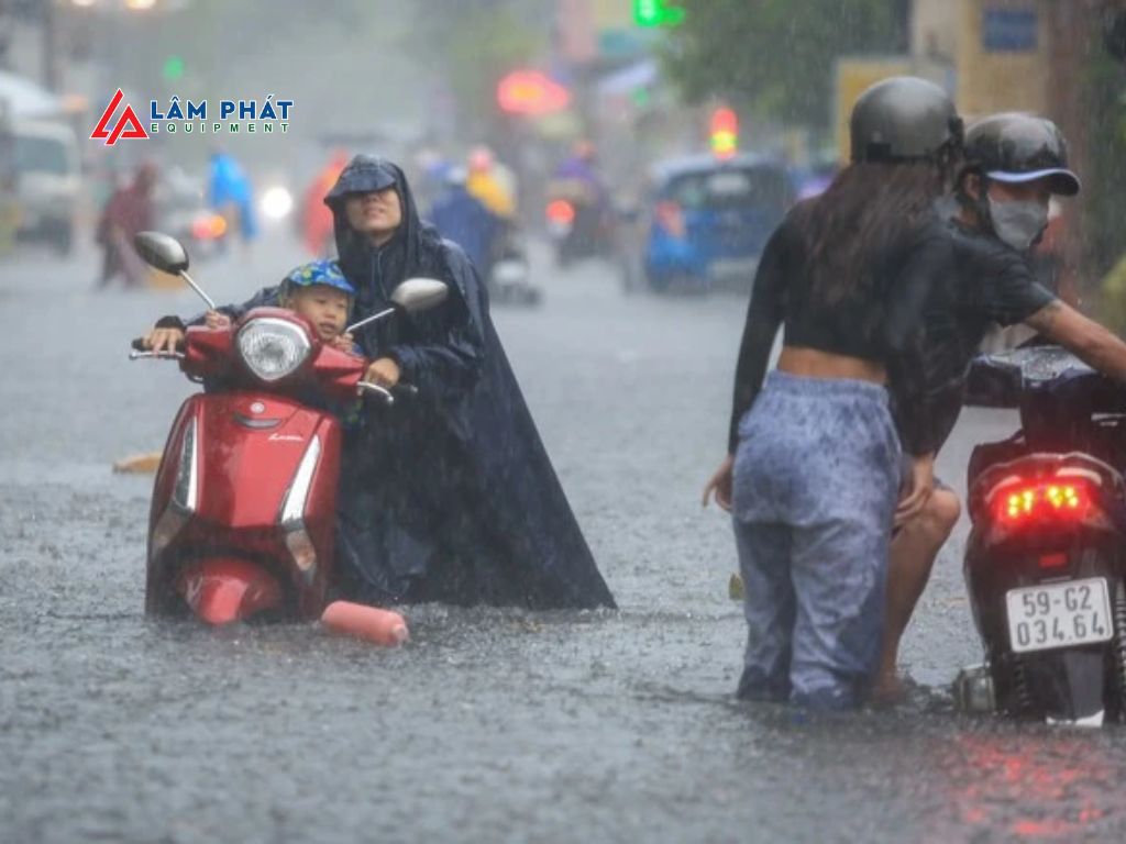 Xe bị hụt ga là tình trạng khi người điều khiển tăng ga nhưng xe không phản hồi theo ý muốn, bị chững lại, ì máy, hoặc thậm chí là chết máy. 