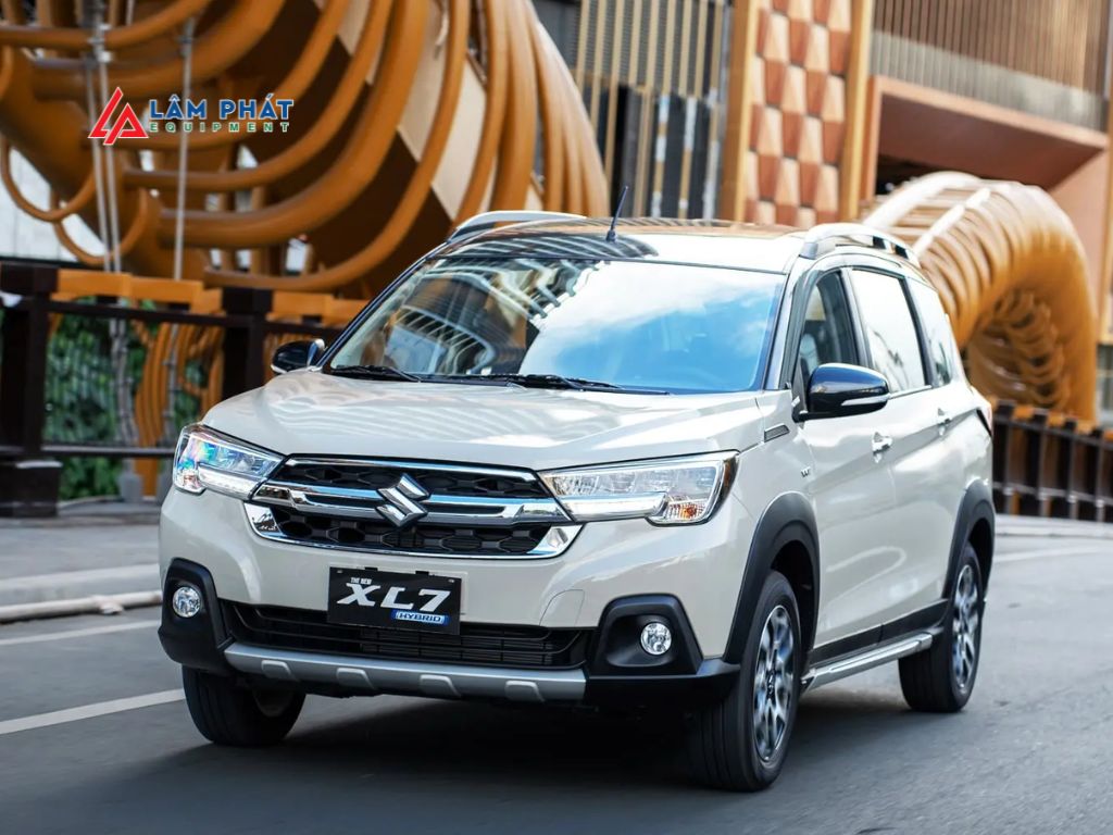 Suzuki XL7 Hybrid