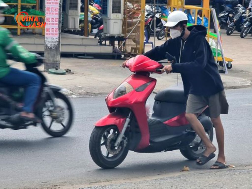 xe tay ga đề không lên do hỏng nút đề