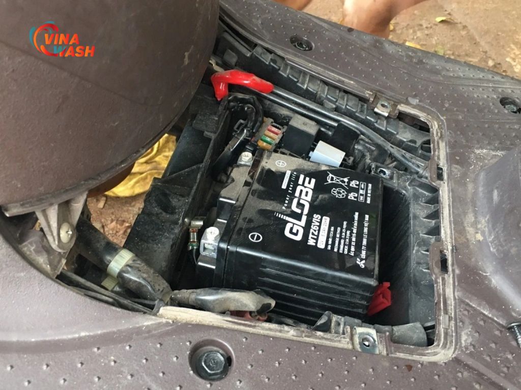 Xe tay ga đề không lên do hết bình ắc quy