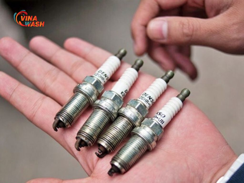 Hỏng bugi đánh lửa có thể khiến xe tay ga đề không lên