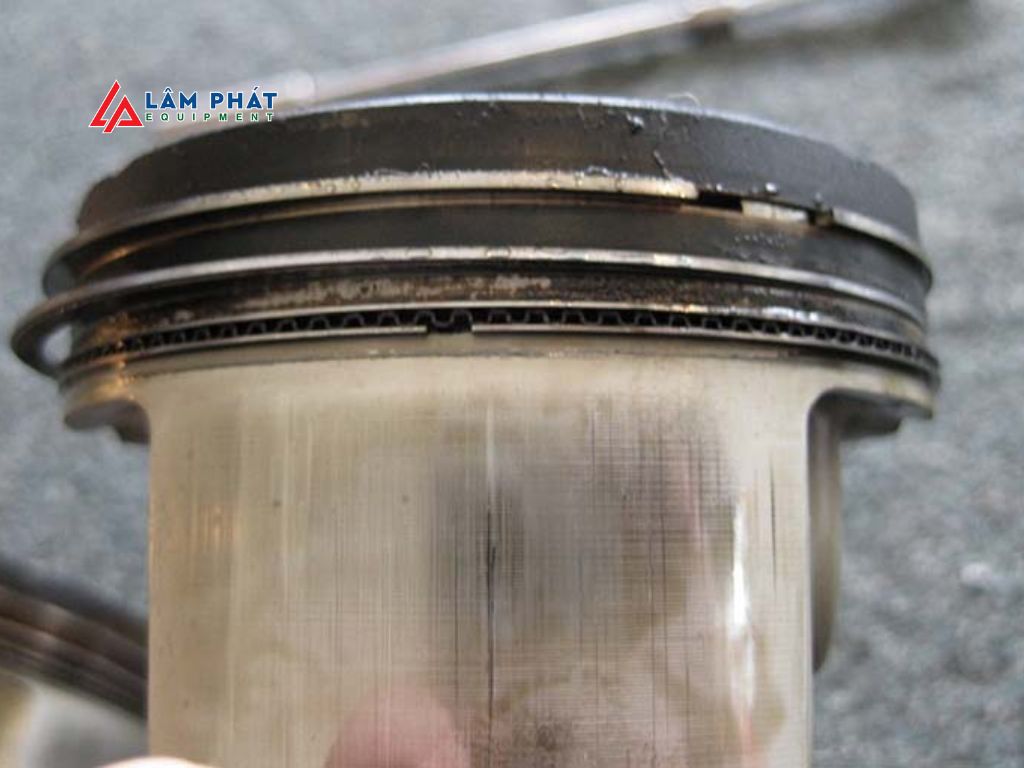 Thay nhớt đều mà xe vẫn yếu, lý do thật sự là...? Bài viết hé lộ nguyên nhân thường bị bỏ sót liên quan đến hệ thống xéc măng.