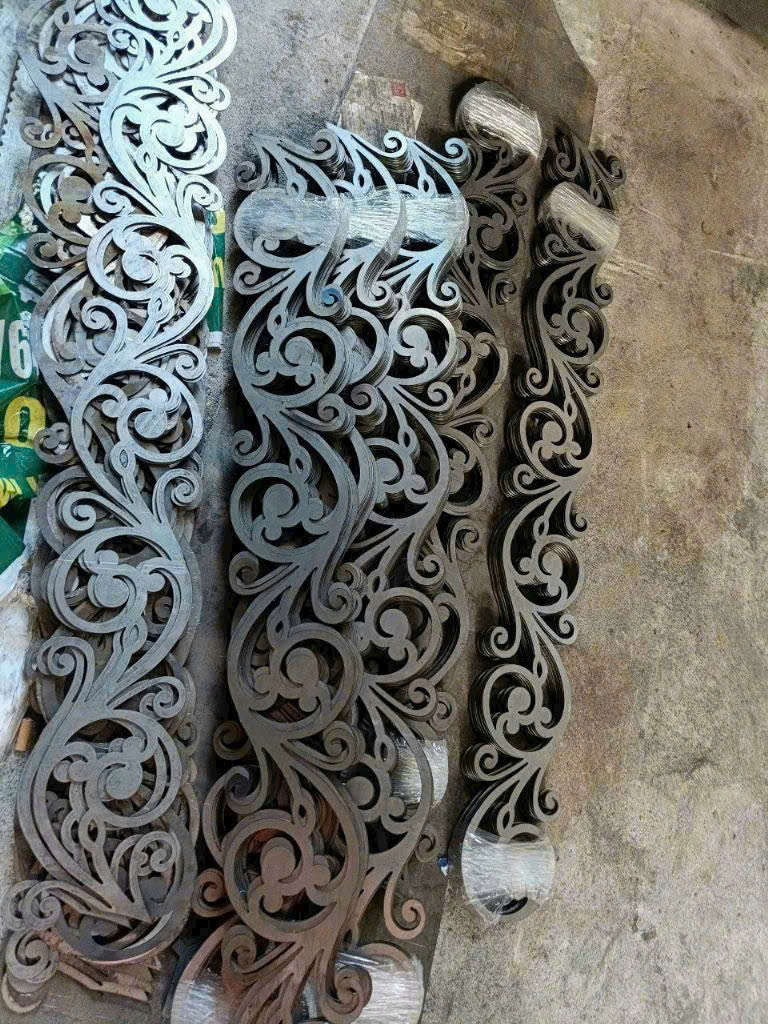 Hoa văn mái kính các loại